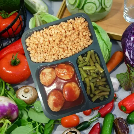 [KK102] קציצות עוף לצד פתיתים ושעועית ירוקה (בד"צ)